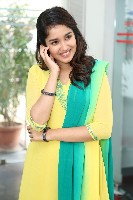 Anikha Surendran Gallery